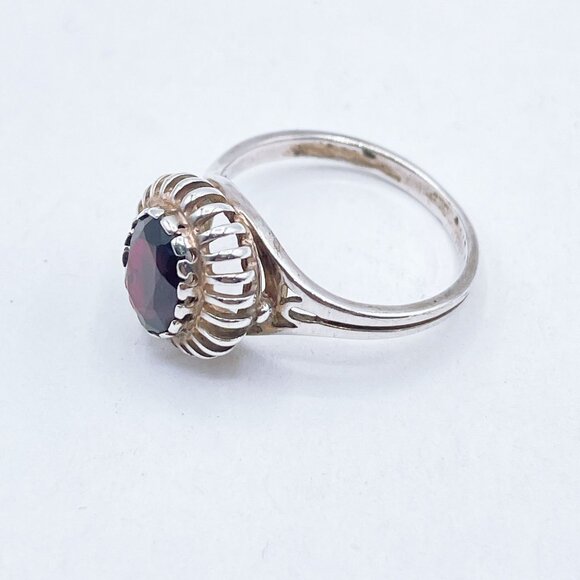 Sterling Silver Jewelry - Vintage Style Sterling Silver Ring Oval Garnet Gemstone Size 9.25